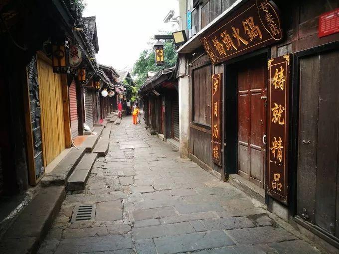 拯救隧道中的祖父