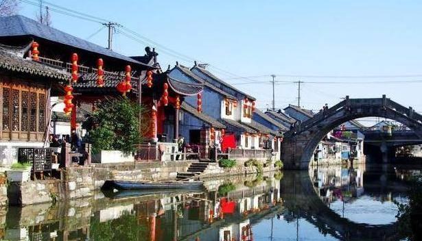 南岳衡山“摇”来企鹅和北极狐上分,网友:南岳,你让我感到陌生